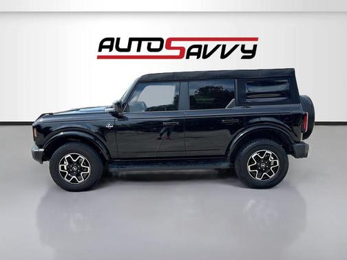 SHADOW BLACK 2024 Ford Bronco Outer Banks