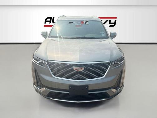 Argent Silver Metallic 2025 Cadillac XT6 Premium Luxury AWD
