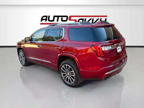 2022 GMC Acadia Denali