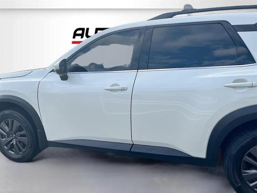 2022 Nissan Pathfinder SV 2WD