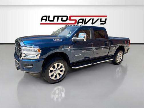 2023 RAM 3500 Laramie Crew Cab 4x4 6'4' Box