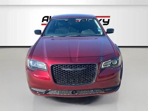2023 Chrysler 300 Touring