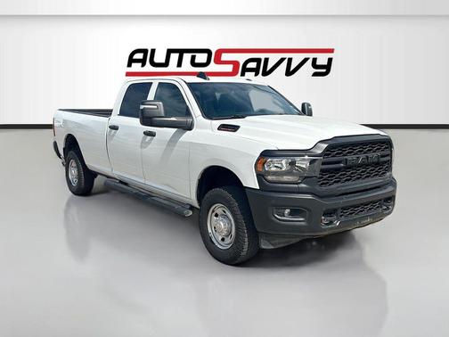 Bright White Clearcoat 2023 RAM 2500 Tradesman Crew Cab 4x4 8' Box