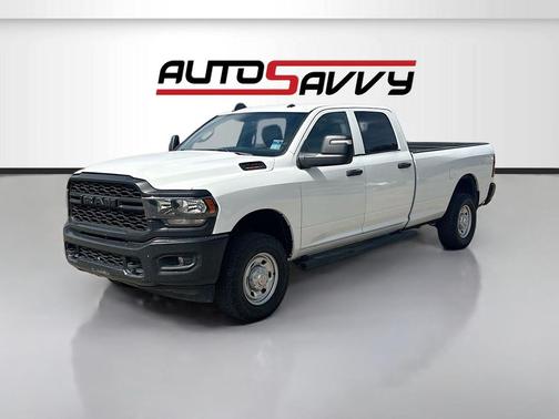 Bright White Clearcoat 2023 RAM 2500 Tradesman Crew Cab 4x4 8' Box