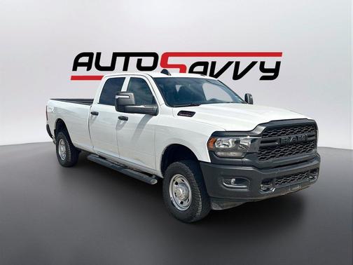Bright White Clearcoat 2023 RAM 2500 Tradesman Crew Cab 4x4 8' Box