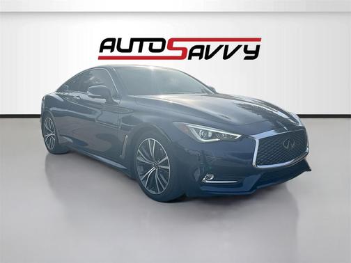 2022 INFINITI Q60 LUXE