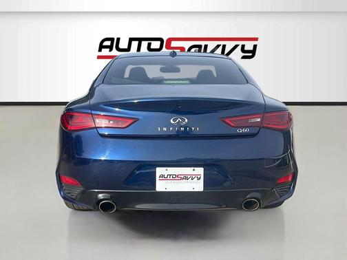 2022 INFINITI Q60 LUXE