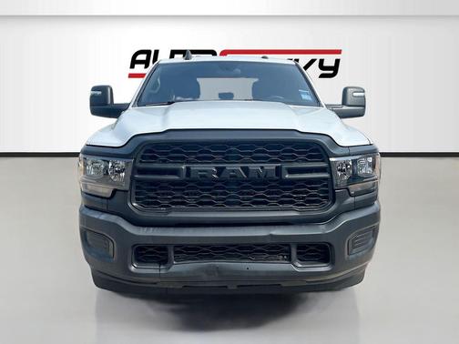 2024 RAM 2500 Tradesman Crew Cab 4x2 8' Box