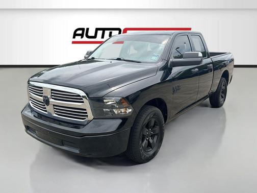 Diamond Black Crystal Pearlcoat 2021 RAM 1500 Tradesman