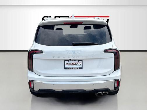 Glacial White Pearl 2023 Kia Telluride SX