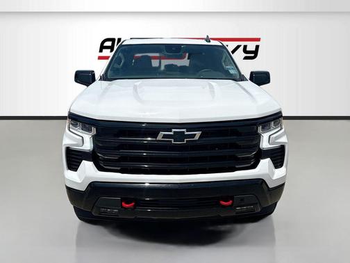 Summit White 2025 Chevrolet Silverado 1500 LT Trail Boss