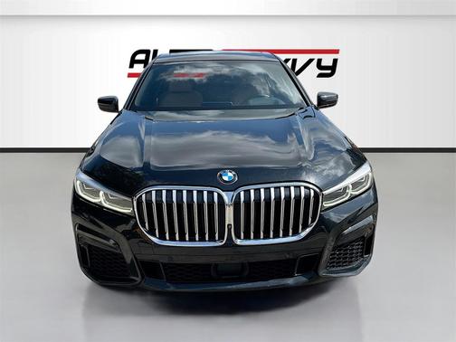 2022 BMW 750 i xDrive