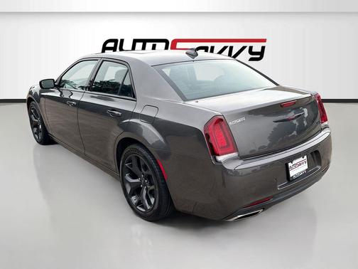 Granite Crystal Metallic Clearcoat 2023 Chrysler 300 S