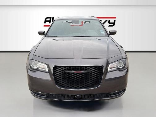 Granite Crystal Metallic Clearcoat 2023 Chrysler 300 S
