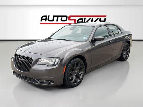 Granite Crystal Metallic Clearcoat 2023 Chrysler 300 S