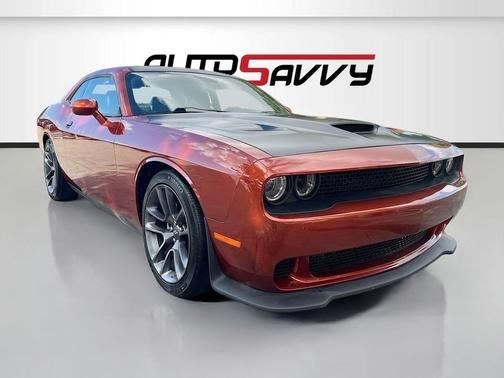 Sinamon Stick 2022 Dodge Challenger R/T