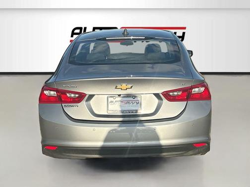 Sterling Gray Metallic 2024 Chevrolet Malibu FWD 1LT
