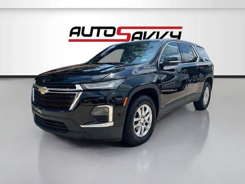 Mosaic Black Metallic 2023 Chevrolet Traverse LS