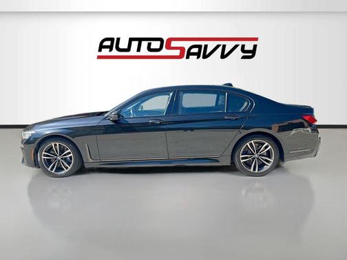 Black Sapphire Metallic 2022 BMW 750 i xDrive