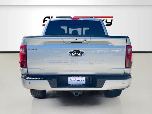 ICONIC SILVER METALLIC 2024 Ford F-150 XLT