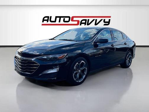 Mosaic Black Metallic 2024 Chevrolet Malibu FWD 1LT