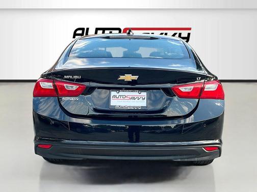 Mosaic Black Metallic 2024 Chevrolet Malibu FWD 1LT