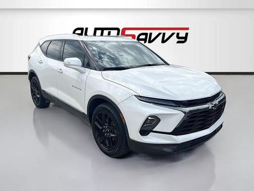 Iridescent Pearl Tricoat 2024 Chevrolet Blazer Premier