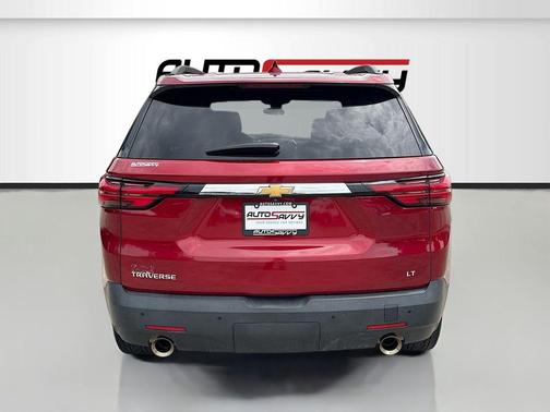 Radiant Red Tintcoat 2023 Chevrolet Traverse LT Cloth