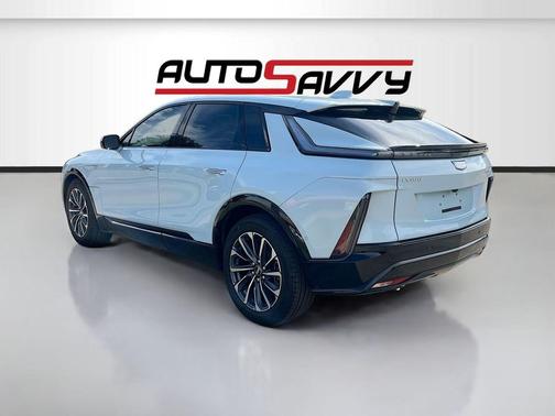 Nimbus Metallic 2025 Cadillac LYRIQ Sport