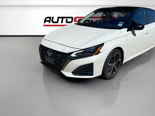 2023 Nissan Altima SR FWD