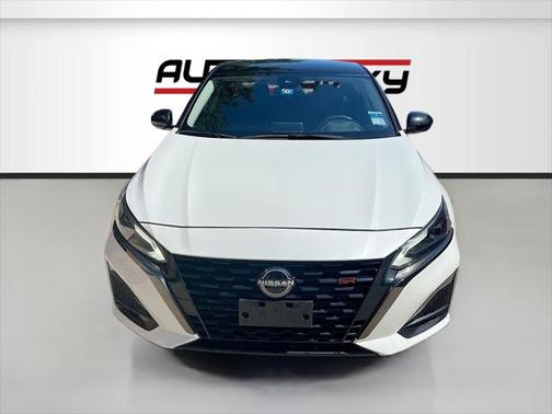 2023 Nissan Altima SR FWD