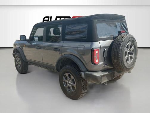 CARBONIZED GRAY METALLIC 2022 Ford Bronco Badlands