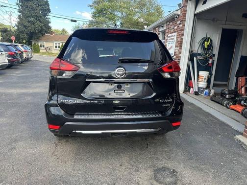 Magnetic Black 2017 Nissan Rogue SV