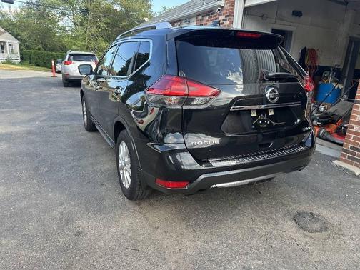 Magnetic Black 2017 Nissan Rogue SV