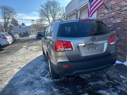 2011 Kia Sorento LX