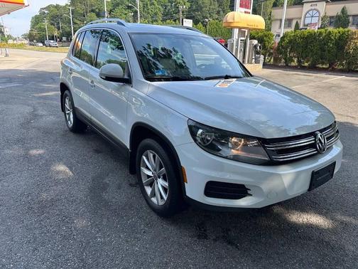 2017 Volkswagen Tiguan 2.0T Wolfsburg Edition
