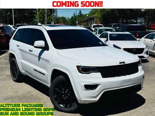 Bright White Clearcoat 2021 Jeep Grand Cherokee Laredo X