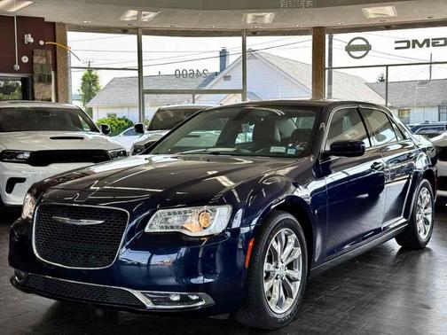 2016 Chrysler 300 Limited