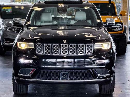 2020 Jeep Grand Cherokee Summit