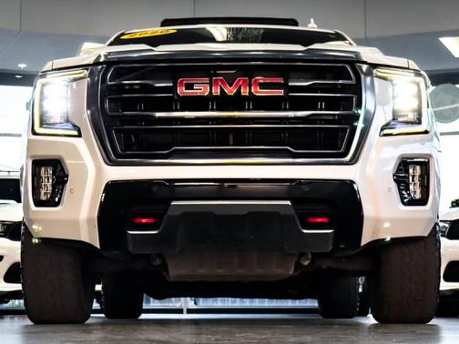 2022 GMC Yukon XL AT4