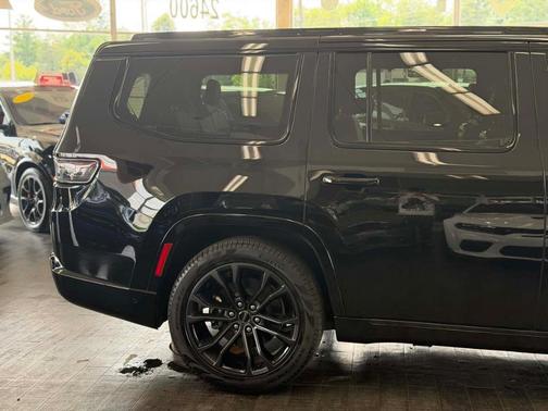 Diamond Black 2024 Jeep Grand Wagoneer Series II