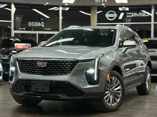 2024 Cadillac XT4 Premium Luxury