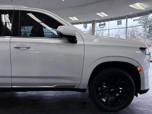 2022 Cadillac Escalade Premium Luxury