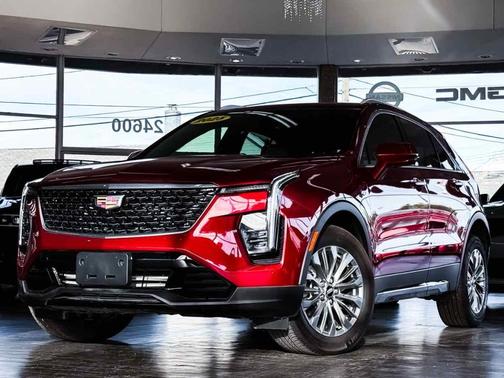 2025 Cadillac XT4 Premium Luxury