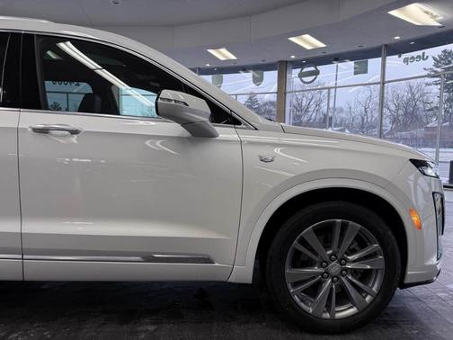 2023 Cadillac XT6 Premium Luxury FWD