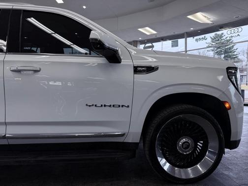 2022 GMC Yukon SLT