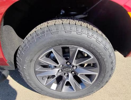 Cherry Red Tintcoat 2022 Chevrolet Suburban Z71