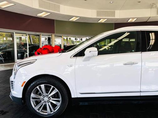 Crystal White Tri-Coat 2024 Cadillac XT5 Premium Luxury