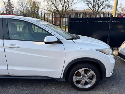 White Orchid Pearl 2016 Honda HR-V LX