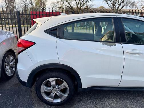 White Orchid Pearl 2016 Honda HR-V LX